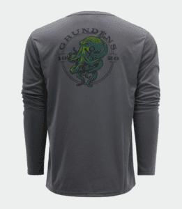 Upplev hög prestanda med Grundéns Tech Tee Anchor, en mångsidig t-shirt som kombinerar bekvämligheten från en vardagströja med avancerat solskydd UPF 50.